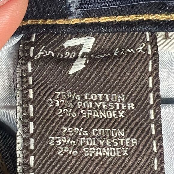 7 of All Mankind | NWT Josefina Feminine Boyfriend Jeans with Whispering Effect - Picture 5 of 7